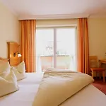 Kinigadner Пертизау